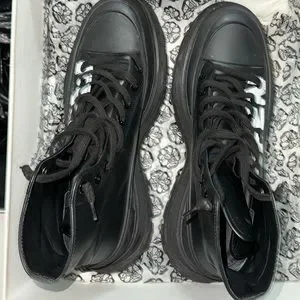 Alexander McQueen | Shoes | Black Alexander Mcqueen All  display picture 1